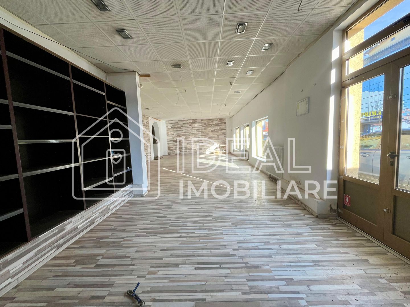 Spațiu Comercial cu Vitrină la strada principala, 110 mpu, Calea Dumbravii - Poză 4