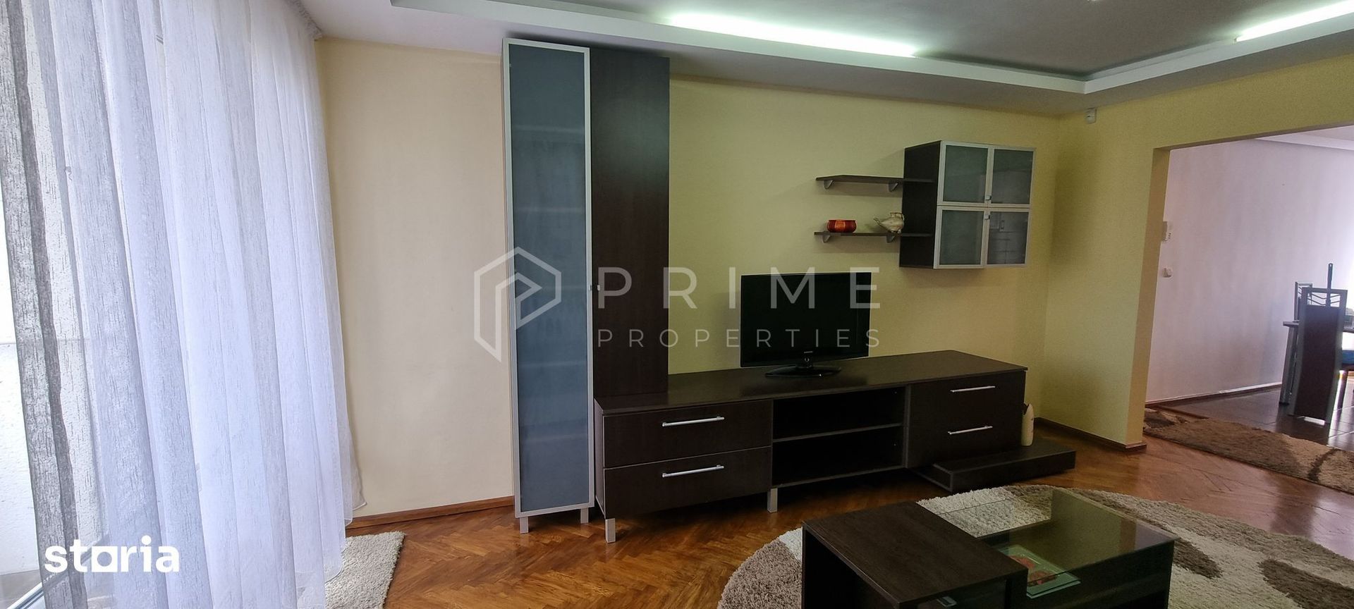 Inchiriez apartament 3 camere in Tudor amenajat mobilat si utilat - Poză 1