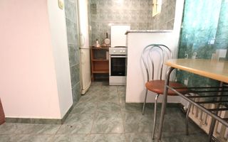 2 camere la curte intr-o zona linistita in Cetatii - Poză 4