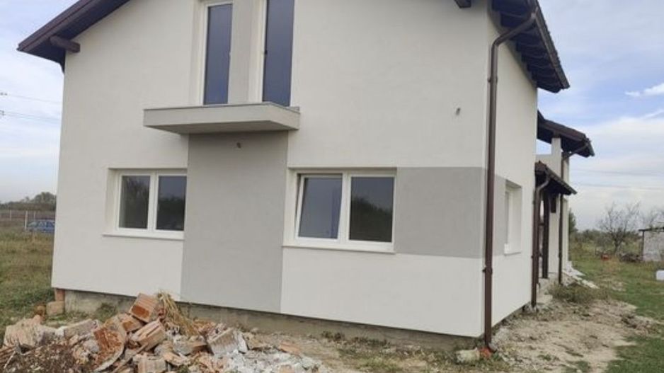 Casa noua de vanzare ( semifinisat) in Ruseni, com. Paulesti - Poză 1