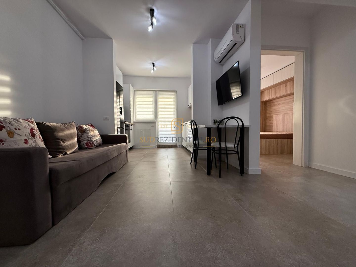 Apartament 2 camere, Tip Studio, langa statia de metrou M2 Berceni - Poză 1