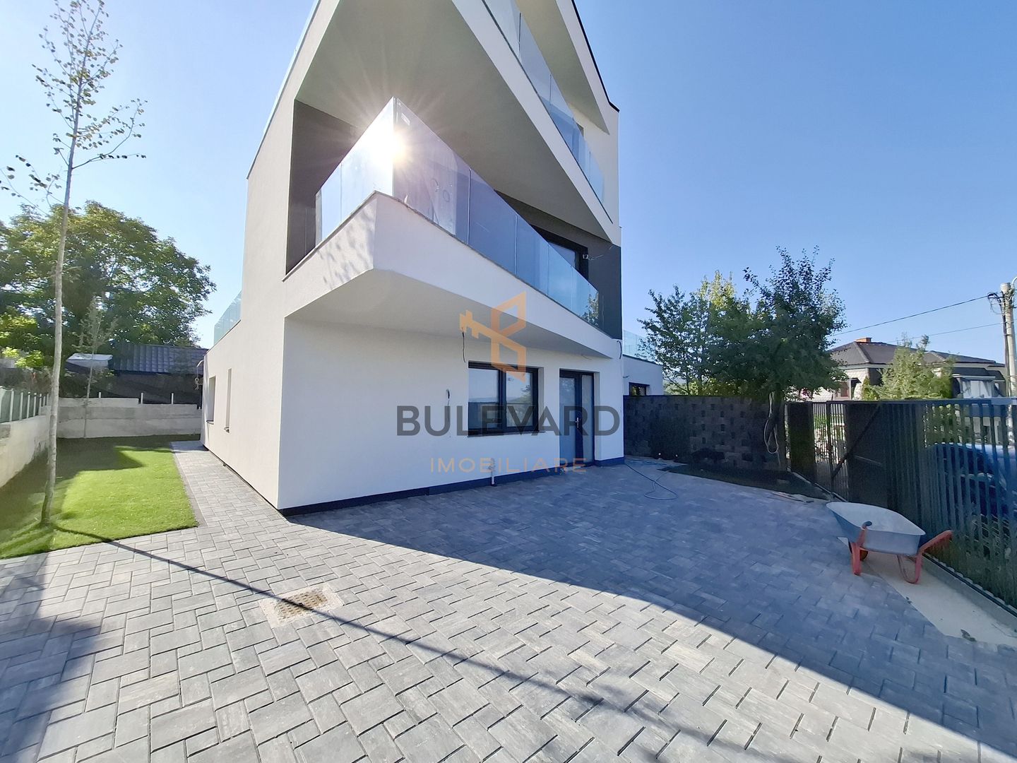 Casa tip duplex, curte libera 200 mp, in cartier Europa! - Poză 4