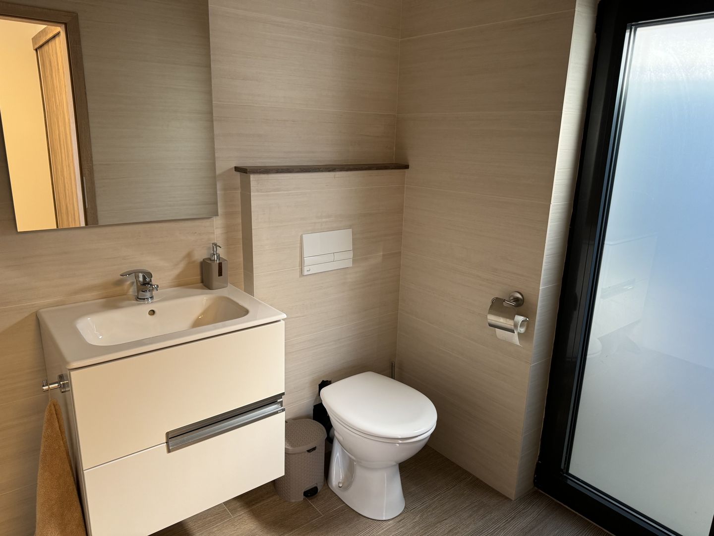 Spațiu de Birou de Închiriat, Amenajat Modern, 40 mp Utili - Poză 8