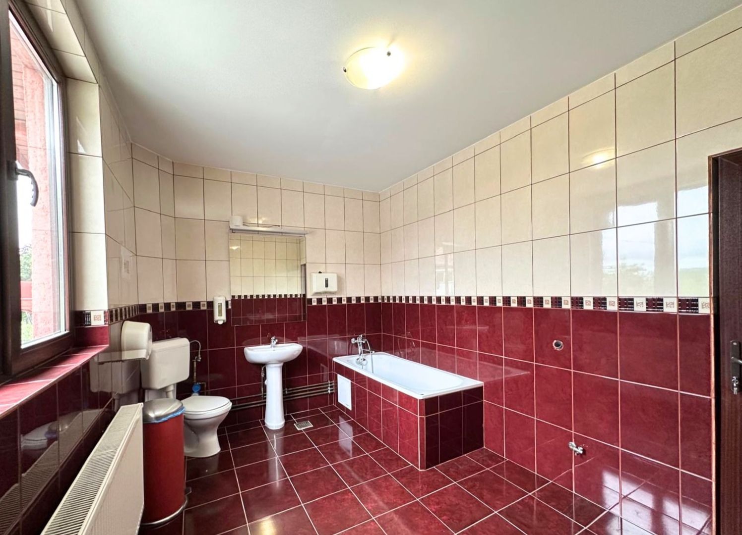 Inchiriere casă complet renovată cu 4 camere  Băneasa, Sector 1 - Poză 21