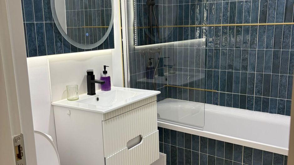 De inchiriat apartament cu 2 camere zona centrala - Poză 23
