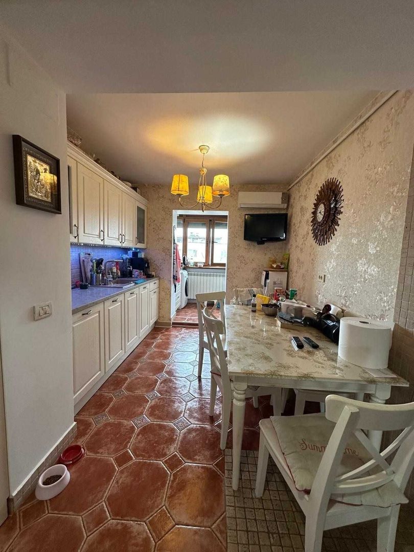 De vanzare Apartament 3 camere Crangasi - Poză 4