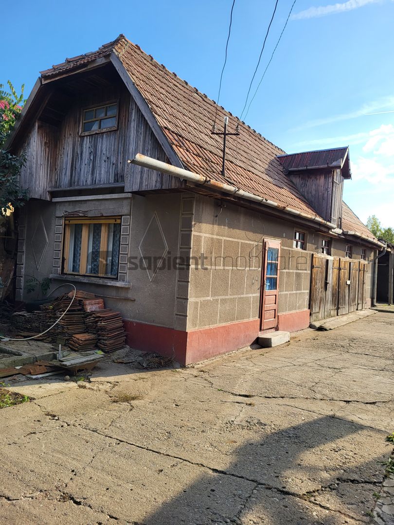 Casa de vanzare pentru 2 familii 5 camere 482mp - Poză 3