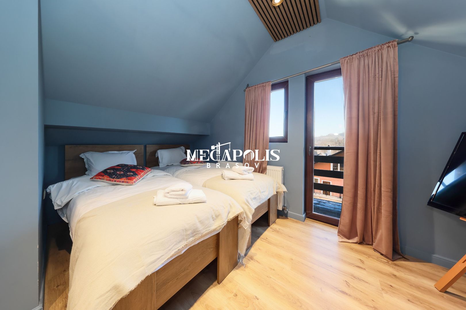 Pensiune/Vilă de vânzare în Bran | 8 camere | 180 mp - Poză 23