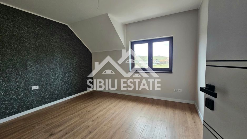 Casa noua amenajata, gata de mutare - Poză 9