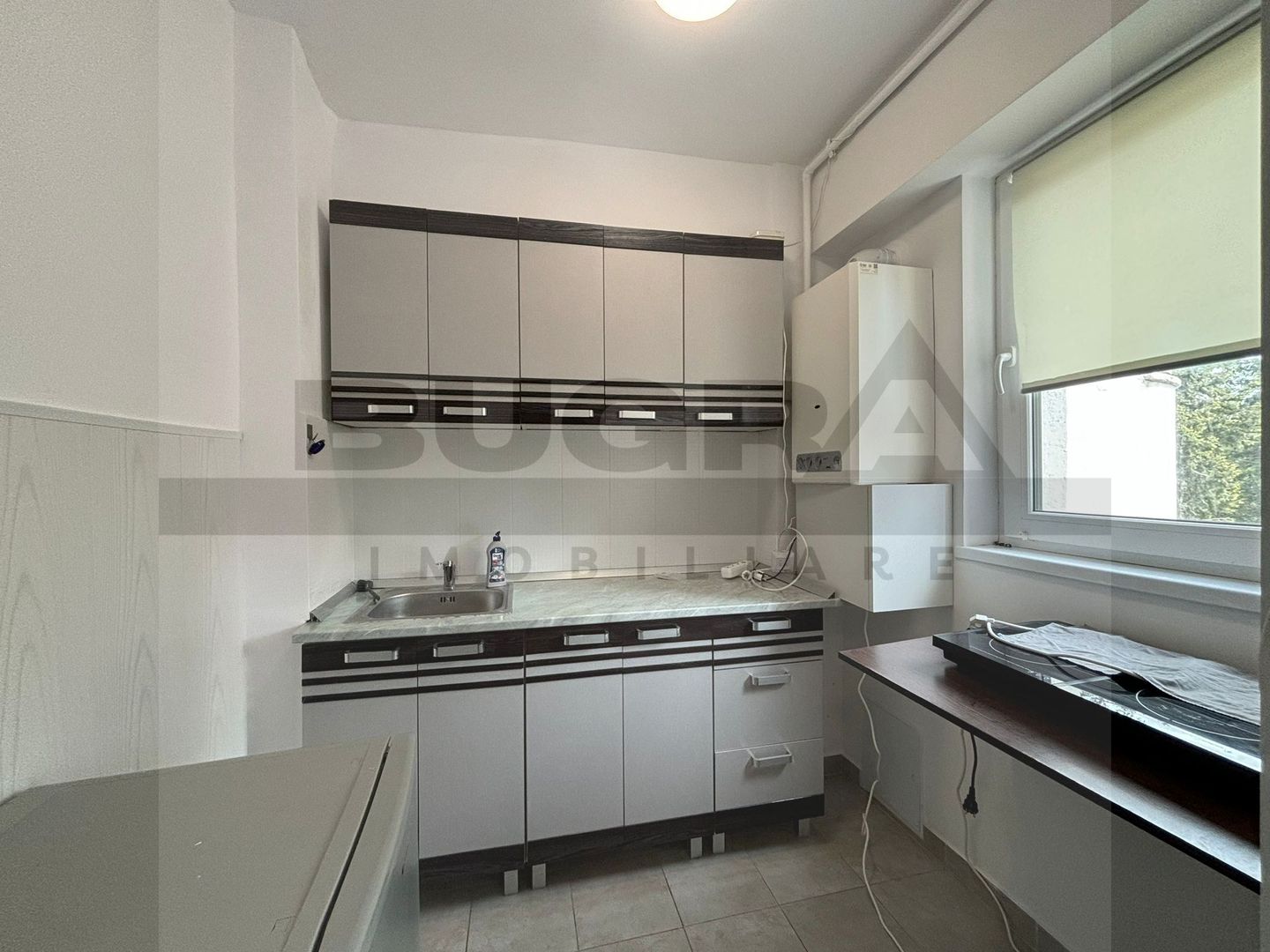 Garsoniera 30 mp, centrala proprie, balcon, zona UMF - Poză 5