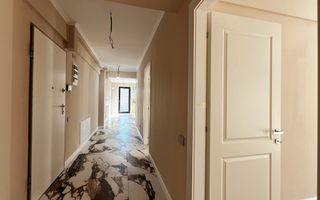 Apartament 4 camere de vanzare , Zona Unirii , 2 locuri de parcare incluse - Poză 1