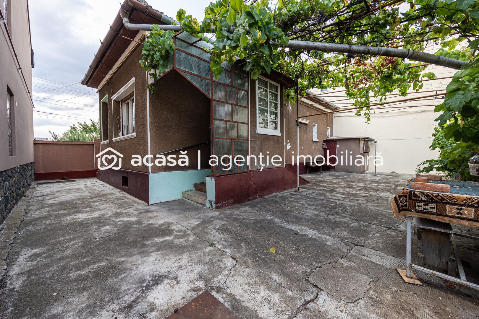 O casă în Grădiște, cu grădină proprie - teren 316 mp - Poză 4