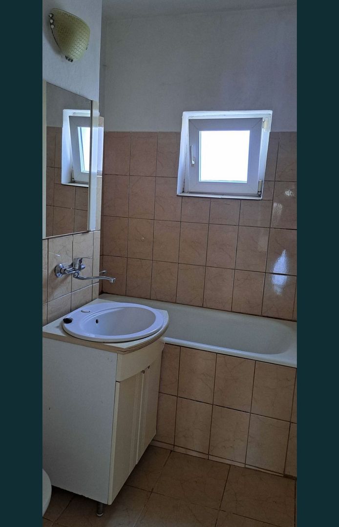 BRASADAS vinde ap 4 cam RENOVAT partial in Micro 16 etaj 3/8. - Poză 7