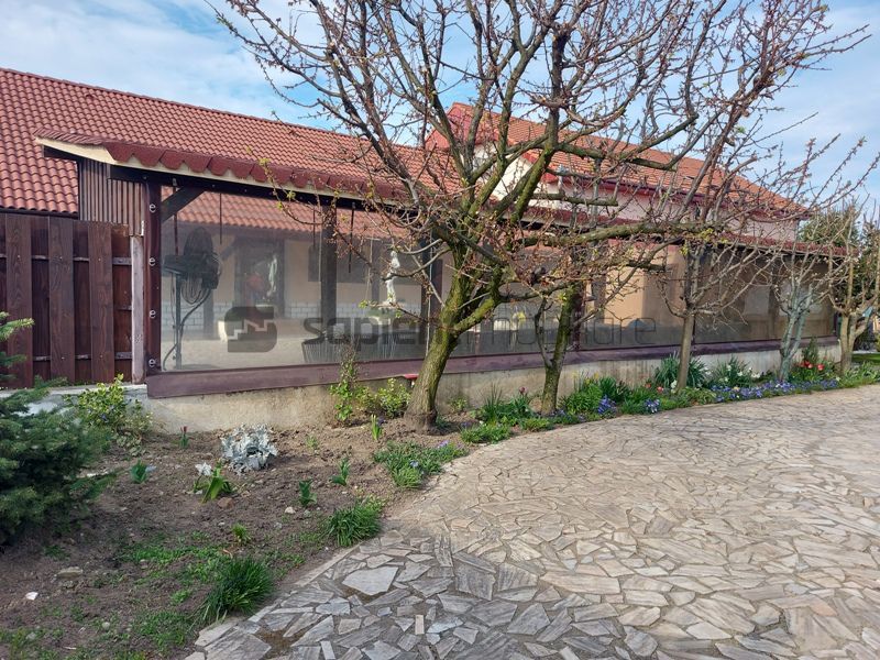 De vanzare casa si spatiu de restaurant in Tarian - Poză 13