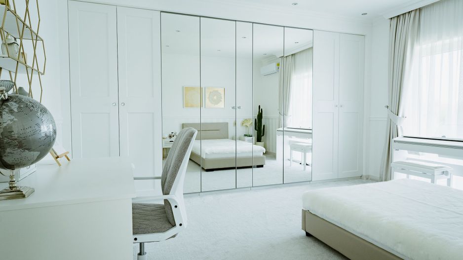 Vilă ultramodernă cu piscină - Poză 11