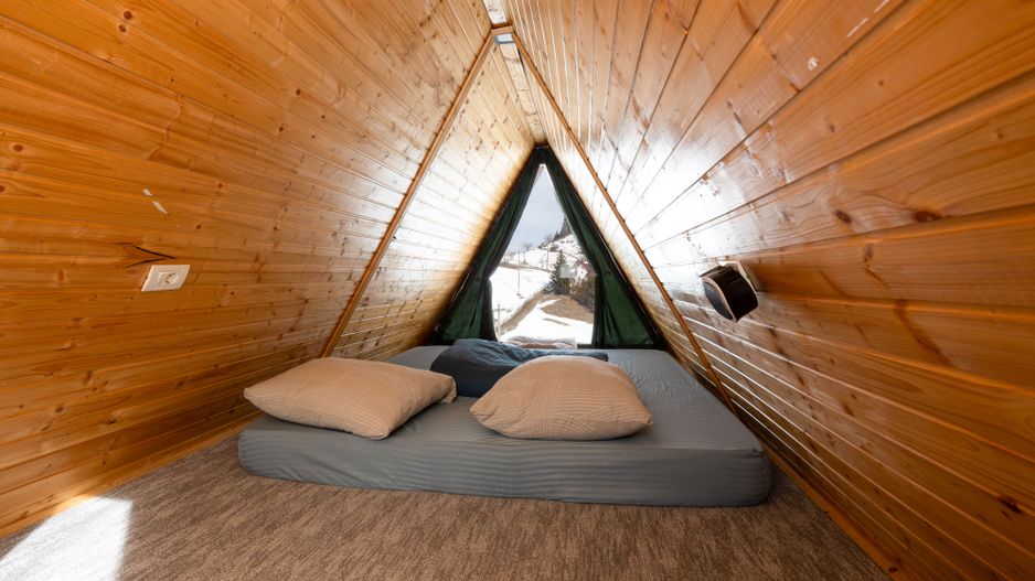 Teren 7,656 mp + Cabane tip A Frame, Fundata - Poză 10