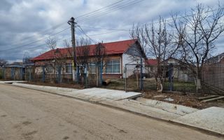 Se oferă spre vânzare / închiriere clădire cu spațiu comercial - Poză 25