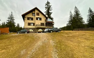 Vilă cu 10 camere P+2E+M 400 M² utili 2800 M² Teren Comandau - Poză 17