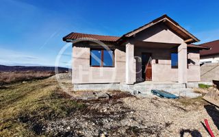 Casa la rosu de vanzare  cu 4 camere in Osorhei, Bihor - Poză 1