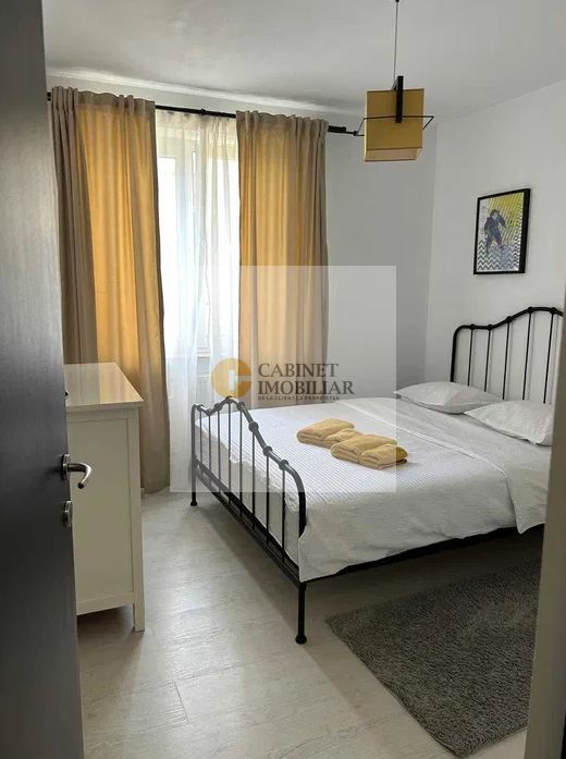 2 camere | Piata Universitatii | Balcon frantuzesc - Poză 4