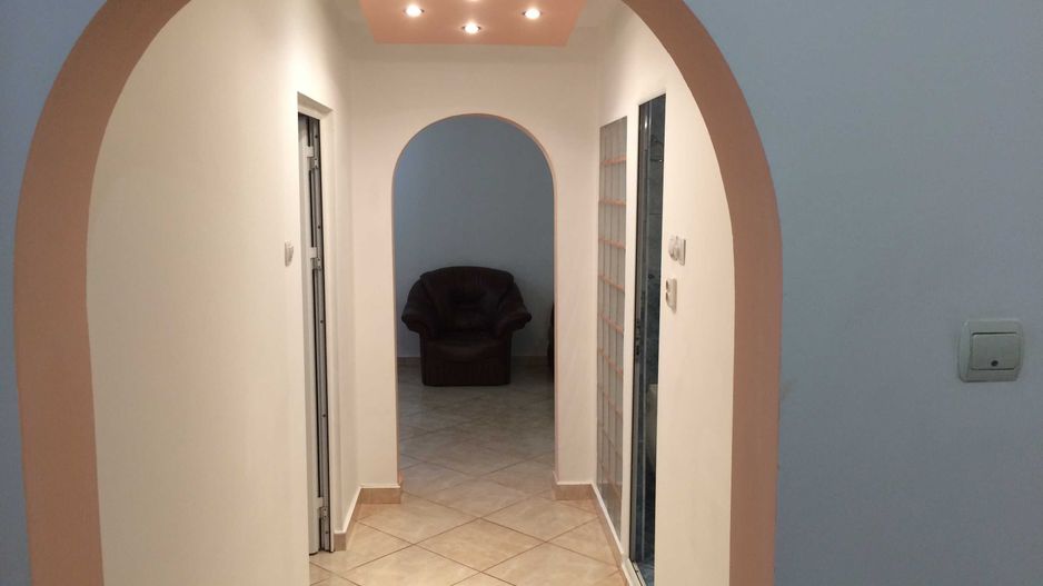 Închiriez apartament 2 camere – 8 min de metrou Dristor - Poză 1