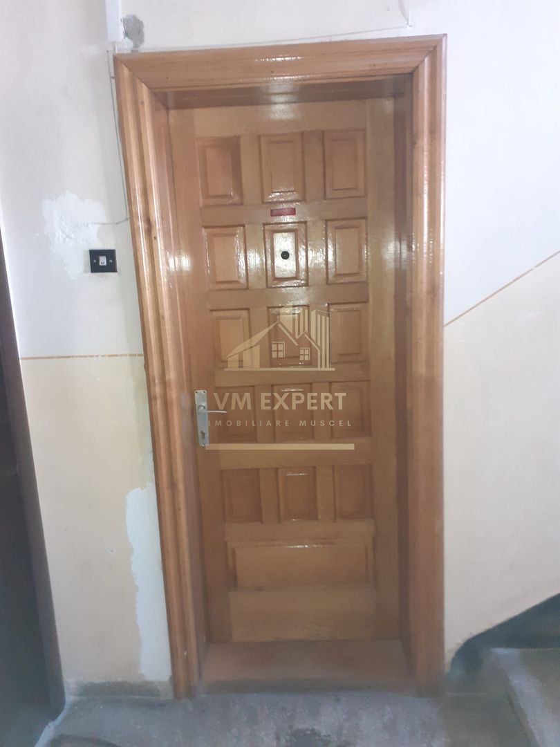 APARTAMENT 2 CAMERE, CAMPULUNG, ETAJ 3, GRUI - Poză 3