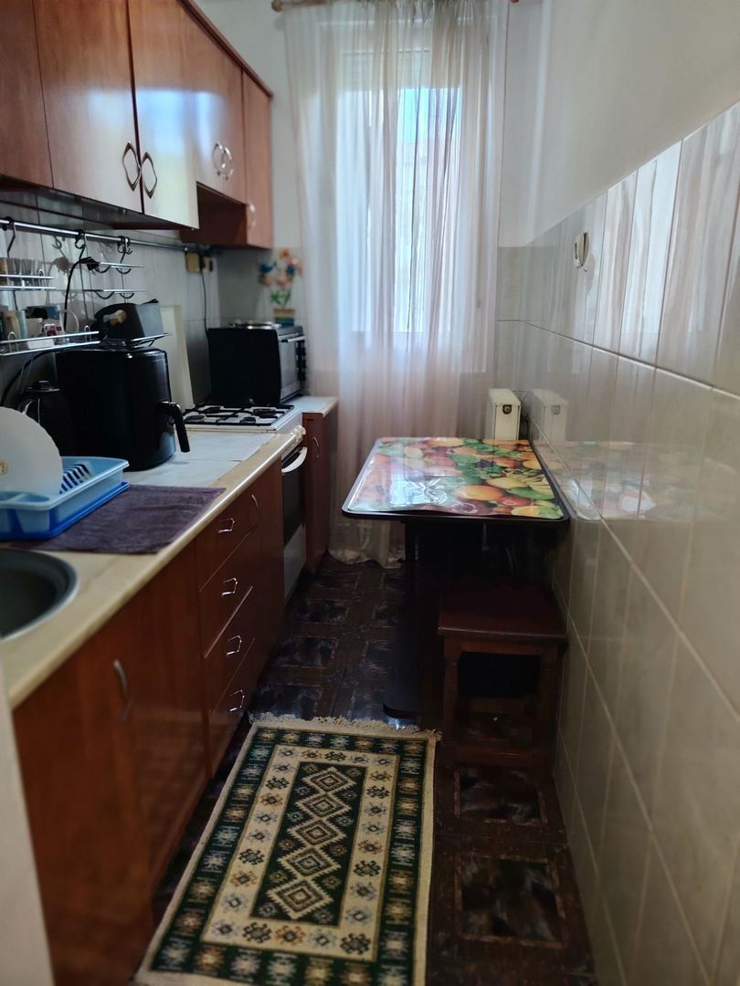 BRASADAS vinde ap 2 cam etaj 3/4 in Carpați 1. - Poză 7