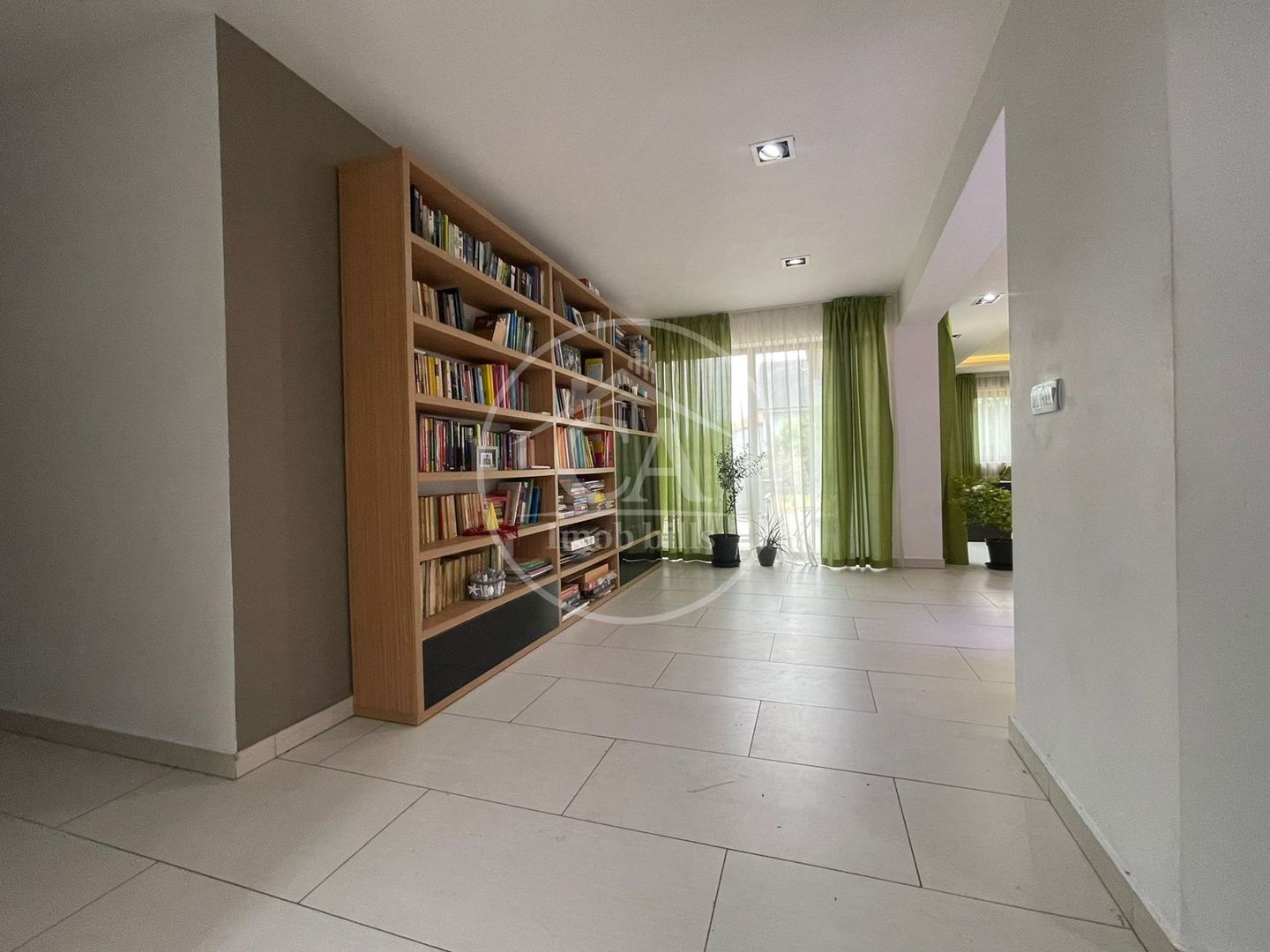 Casa de inchiriat cu 4 camere  in zona Nufaru, Oradea. - Poză 8