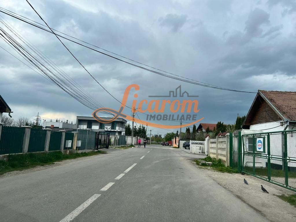 BARTOLOMEU,intravilan,intre case,suprafata de 774 mp,constructii P+2 - Poză 1