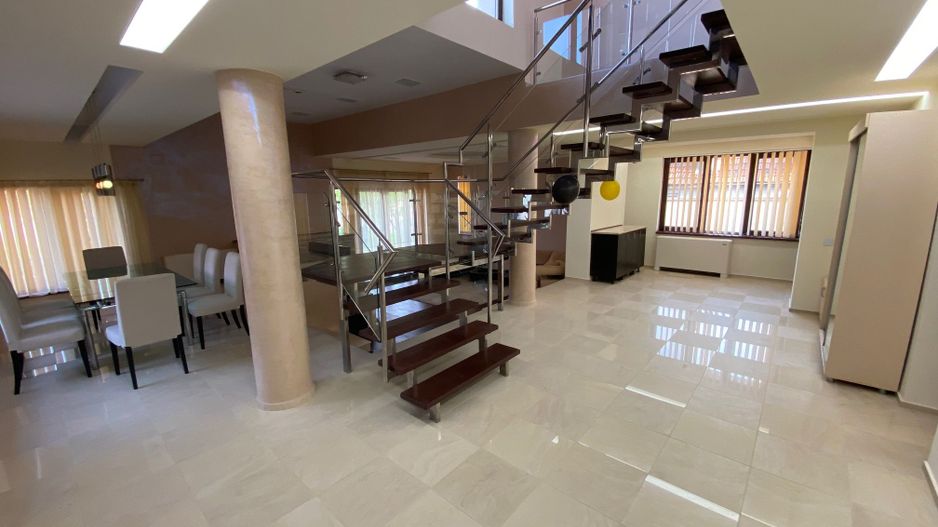 VILA CU 5 CAMERE zona Mircea Cel Batran - Poză 6