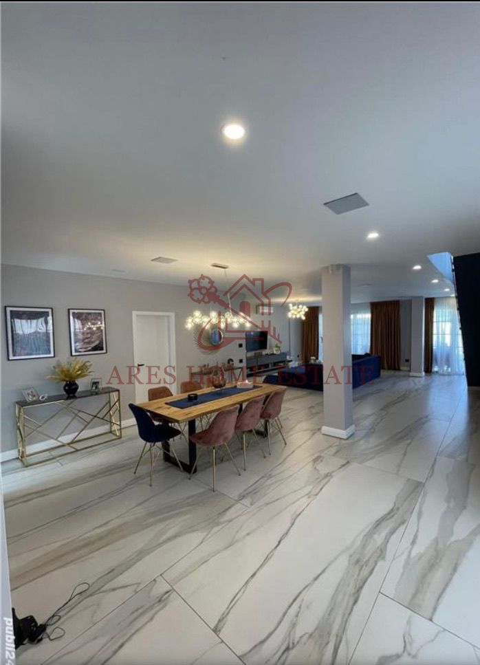 Casă / Vilă cu 6 camere de închiriat în Dumbravita - Poză 2