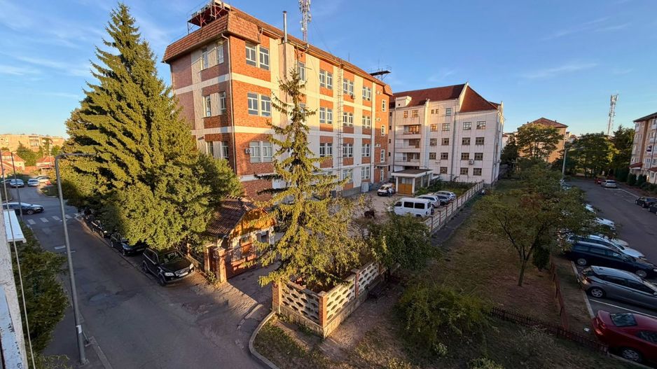 Garsonieră decomandată zona lenin etaj 2 29 mp la 5 minute de centru - Poză 1