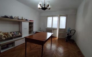 Apartament 4 camere decomandate | 2 bai | 2 balcoane | 77 mp | Cetate - Poză 2