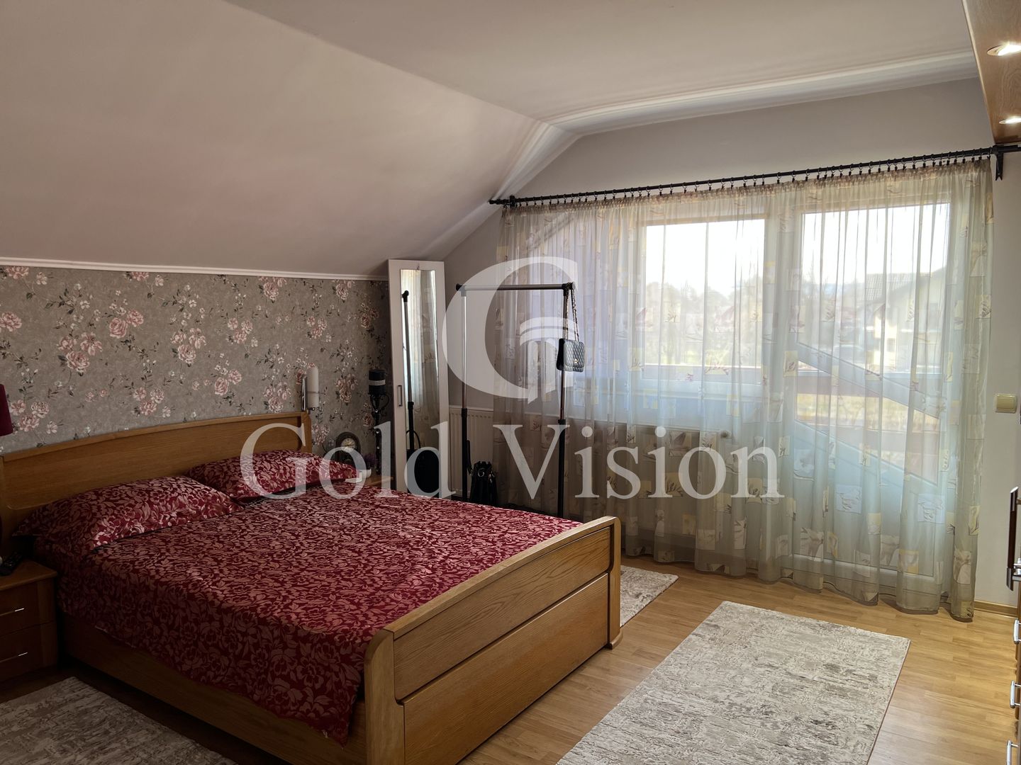 Case cu 7 camere, curte proprie + spălătorie, în Sighetu Marmației - Poză 13