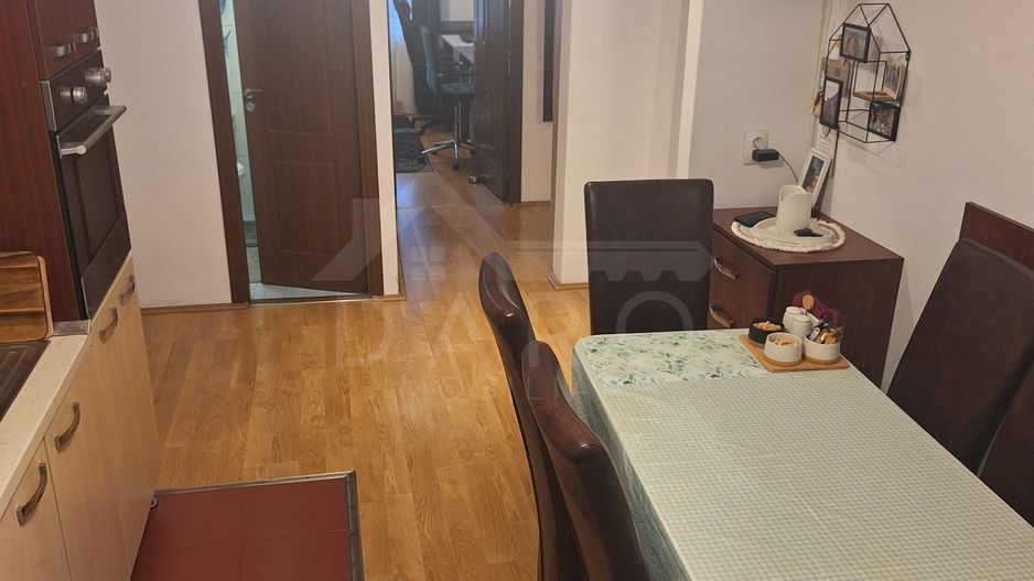 De vânzare apartament cu 3 camere-- 119. 500 EUR - Poză 9
