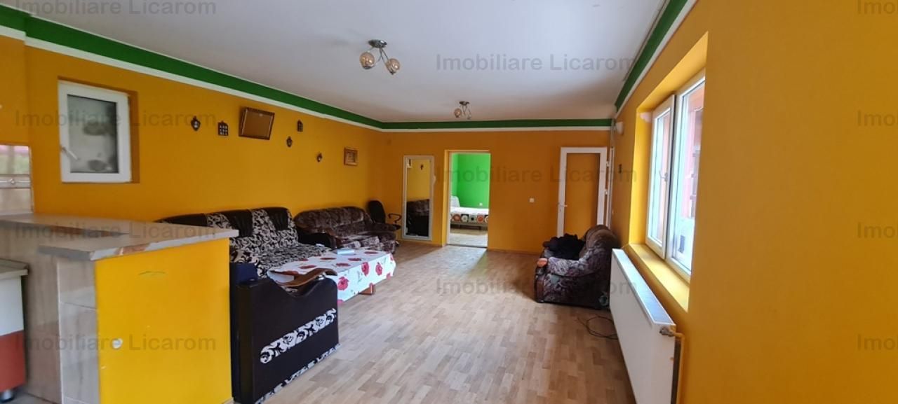 Casa individuala cu 2 apartamente, 6 camere,teren 403 mp,ASTRA. - Poză 15