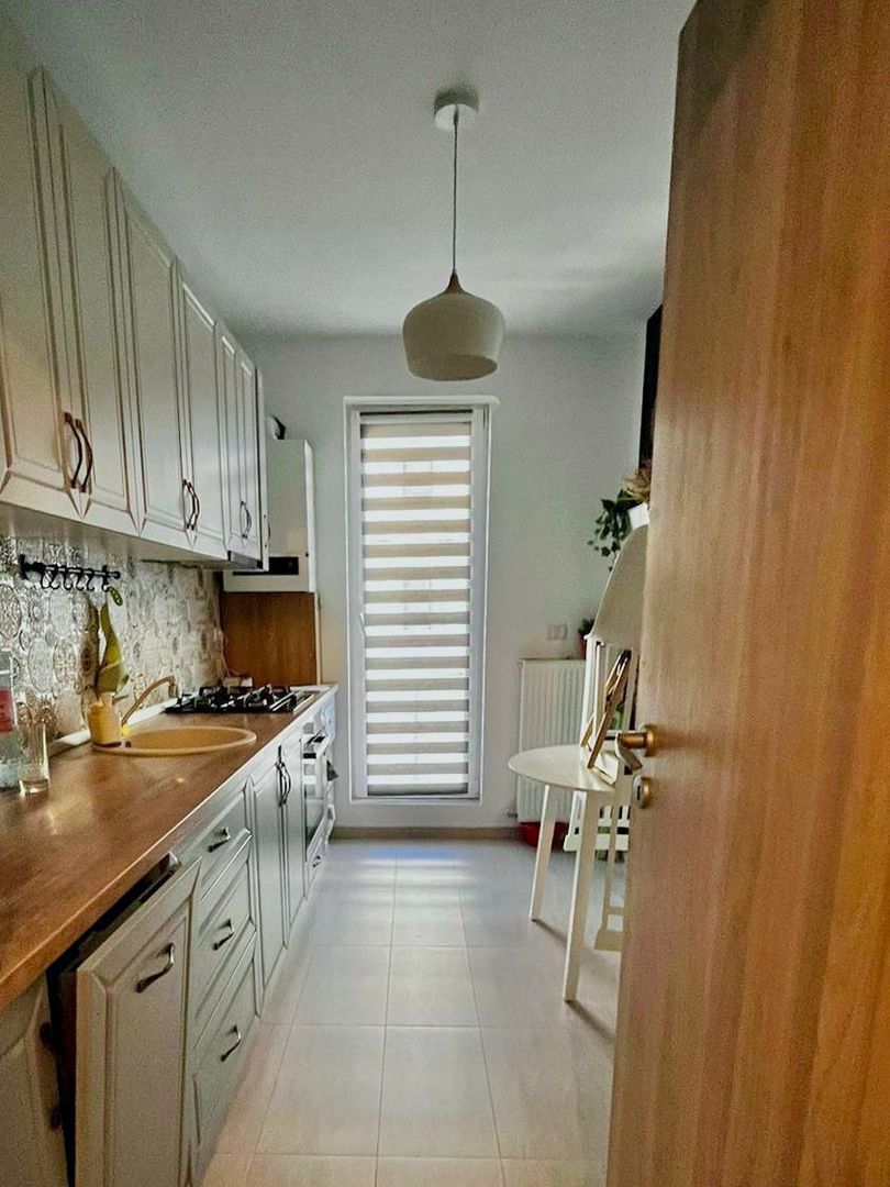 AP. 2 CAMERE,  CENTRALA PROPRIE, BUCATARIE INCHISA, LOC DE PARCARE, AC - Poză 1