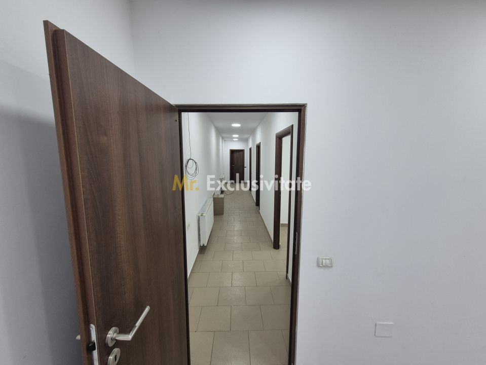 Spatiu de birouri generos - Poză 8