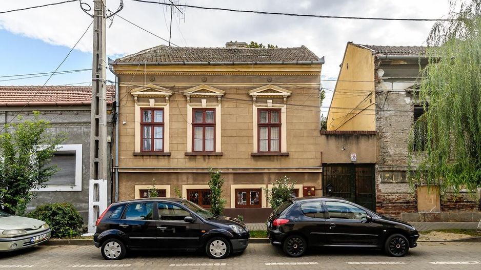 Casă de vânzare în Arad – zona centrală (schimb posibil cu apartament) - Poză 1