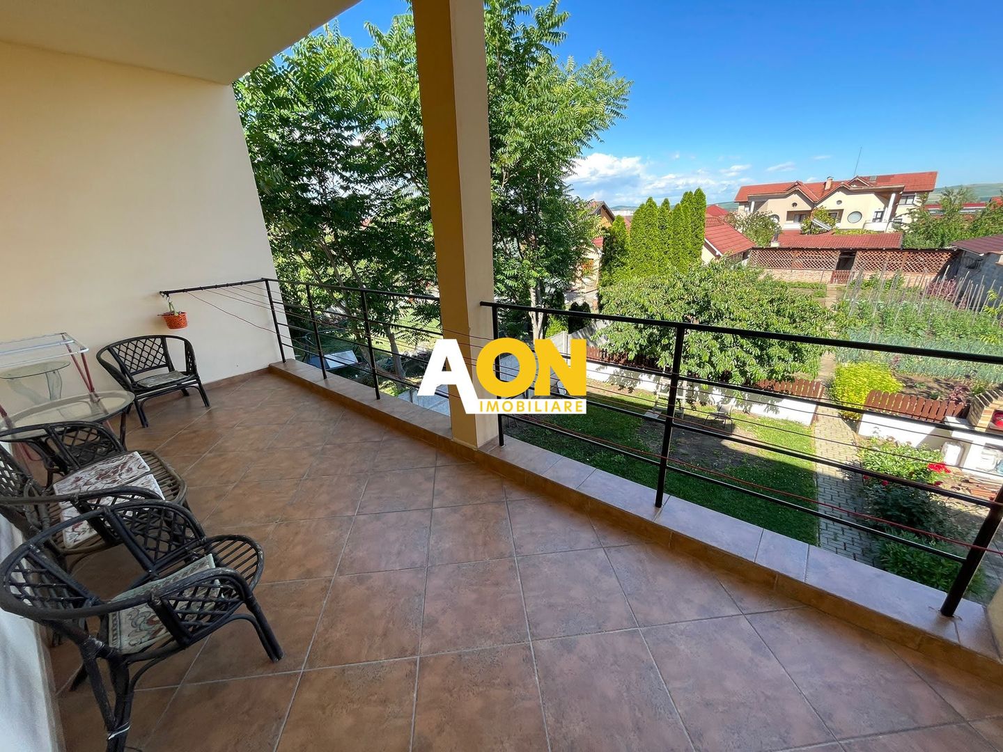 Casă cu 6 camere, teren 912 mp, garaj dublu, în zona Cetate-Schit - Poză 9