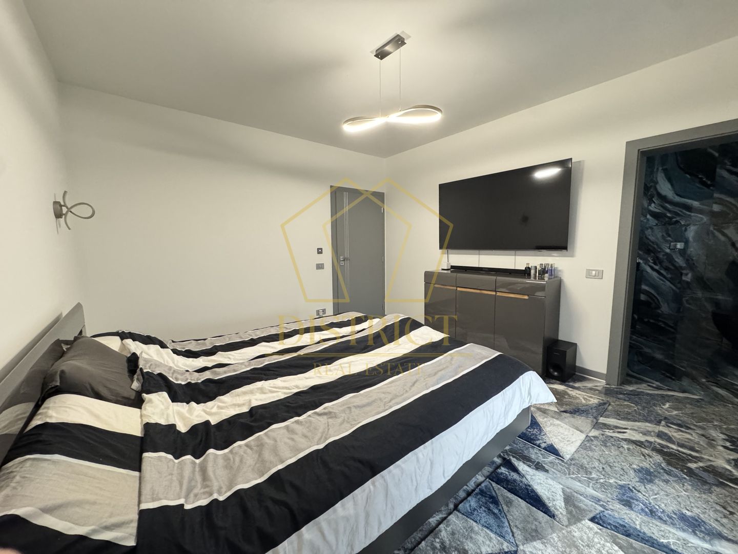 Casa superba pe parter, mobilata-utilata | Sanmihaiu Roman - Poză 12