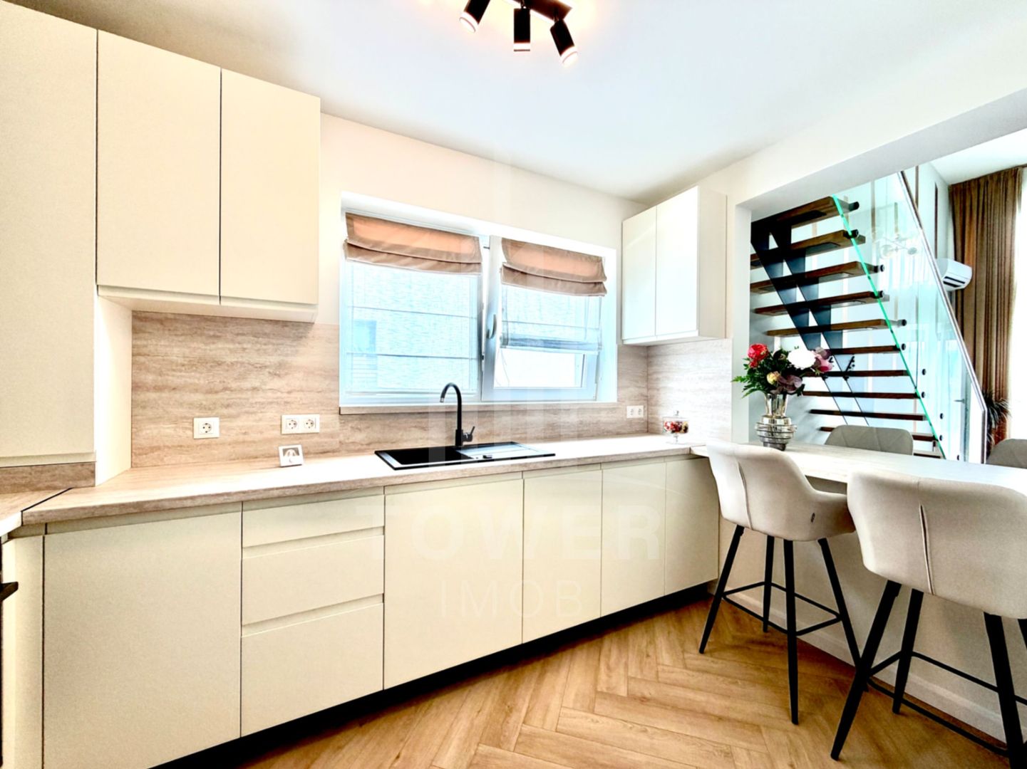 Penthouse de Lux-complet mobilat - Poză 3
