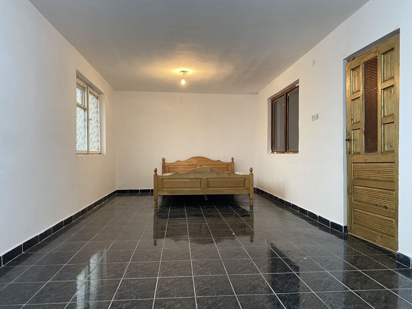 Vanzare apartament -3 camere la casă, etaj 1+pod+cota teren–Târgoviște - Poză 1