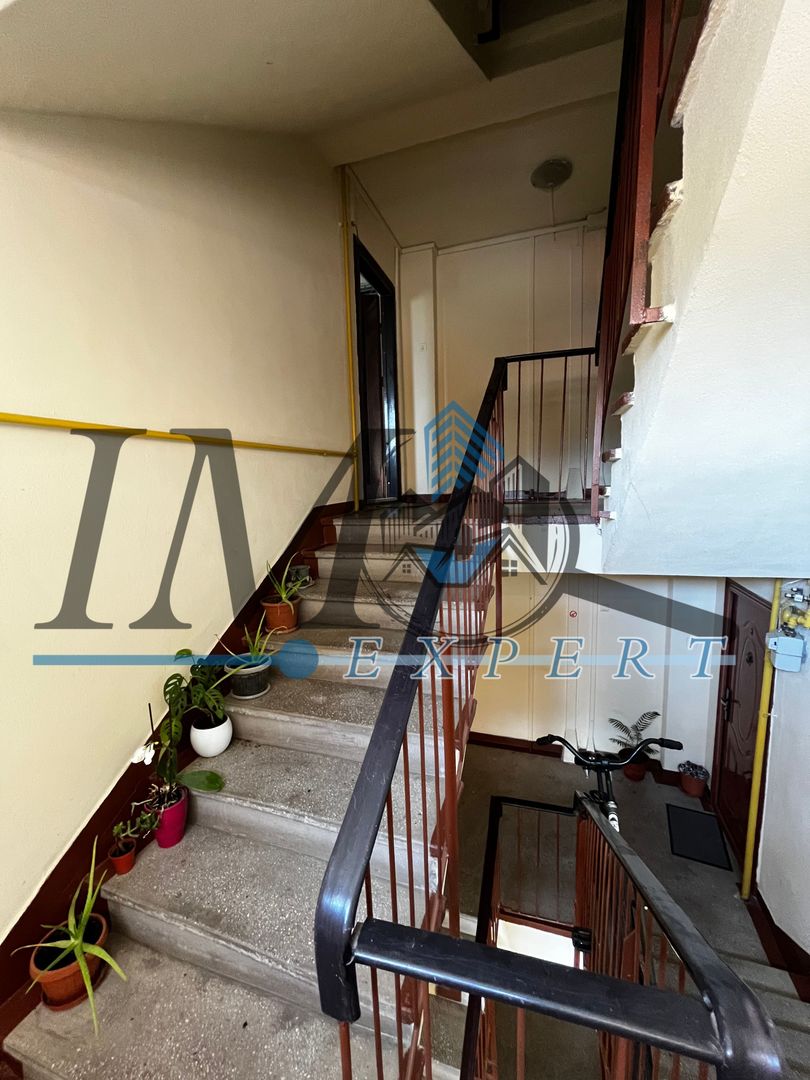 Apartament semi renovat de vânzare in Sebeș - Poză 10