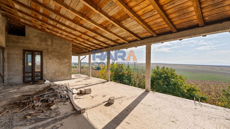 Casă P+1E, 402 mp, teren 3.600 mp, 17 km de Roman - PREȚ LA OFERTĂ! - Poză 11