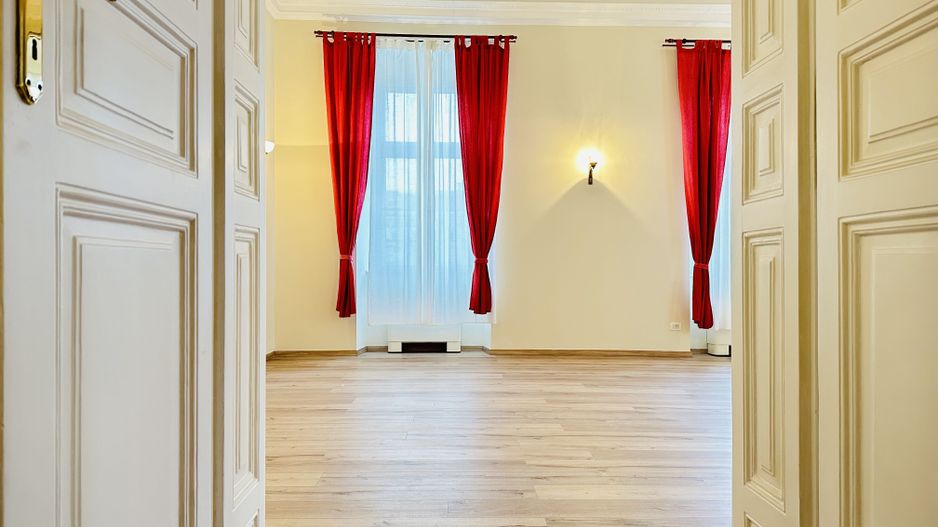 Spațiu Birouri de Închiriat cu Vedere Minunată în P-ta Unirii, Com 0% - Poză 3