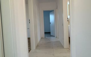 Casă modernă de vânzare în Sânpetru - Poză 10