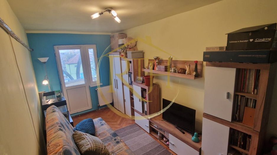 Vand apartament cu 4 camere in zona spitalul judetean,comision ,,0'' - Poză 4