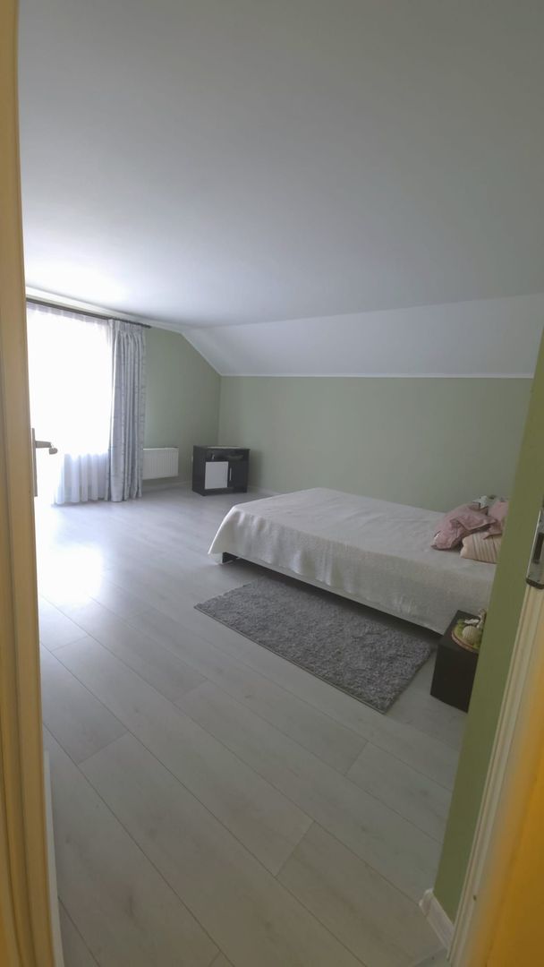 Casa langa Blue Sky cu panouri solare, garaj si terasa mare - Poză 10