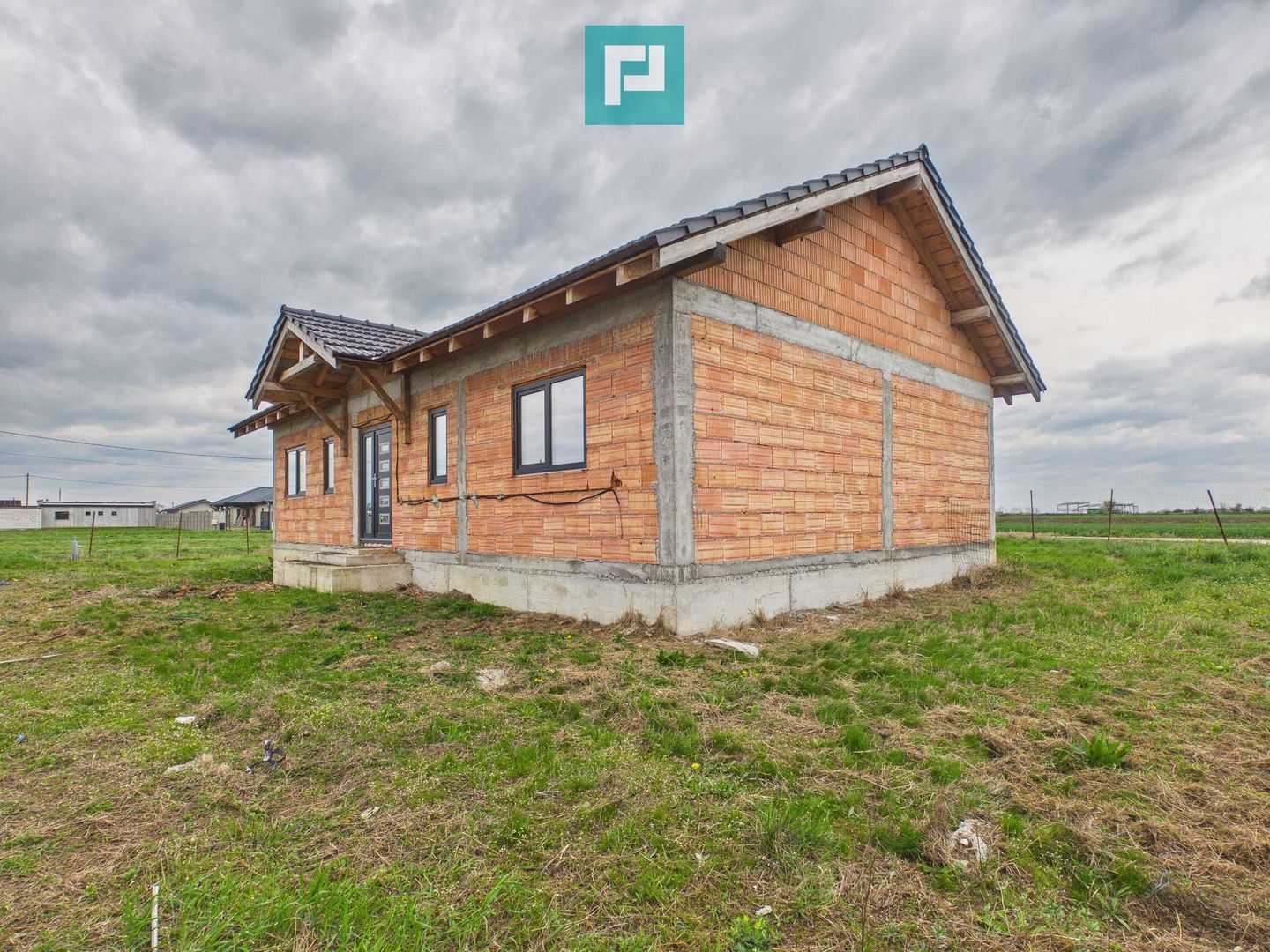 Casa nouă la roșu în Zimandcuz - Poză 5